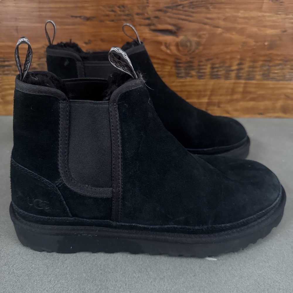 UGG Neumel Chelsea Black Suede Boots Mens 10 S/N 1121644